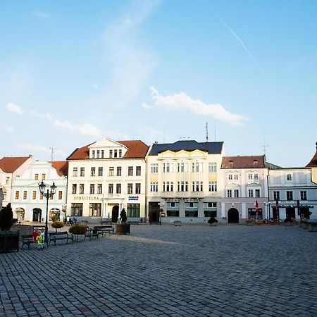 Hotel Slávie Pelhřimov Esterno foto