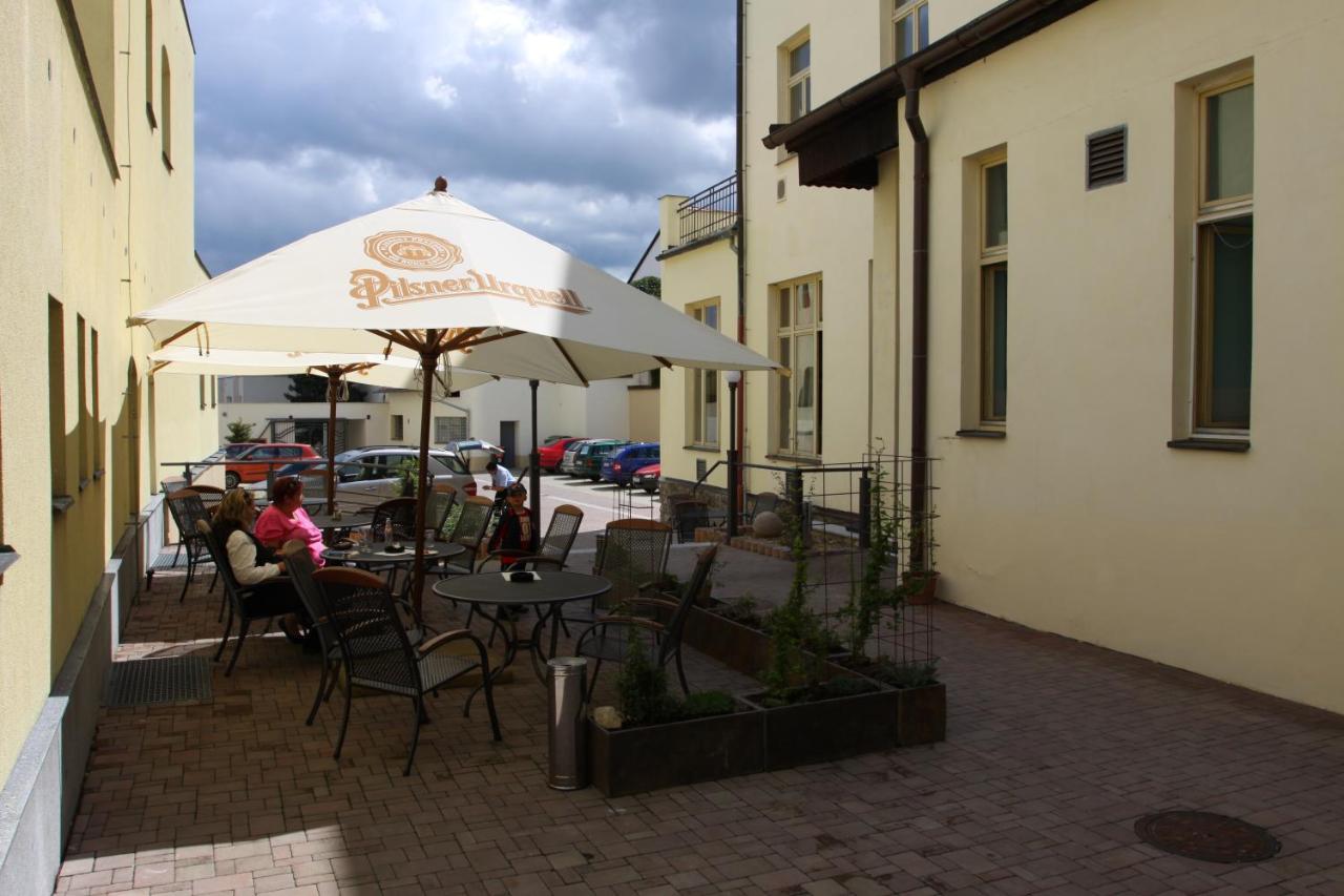 Hotel Slávie Pelhřimov Esterno foto