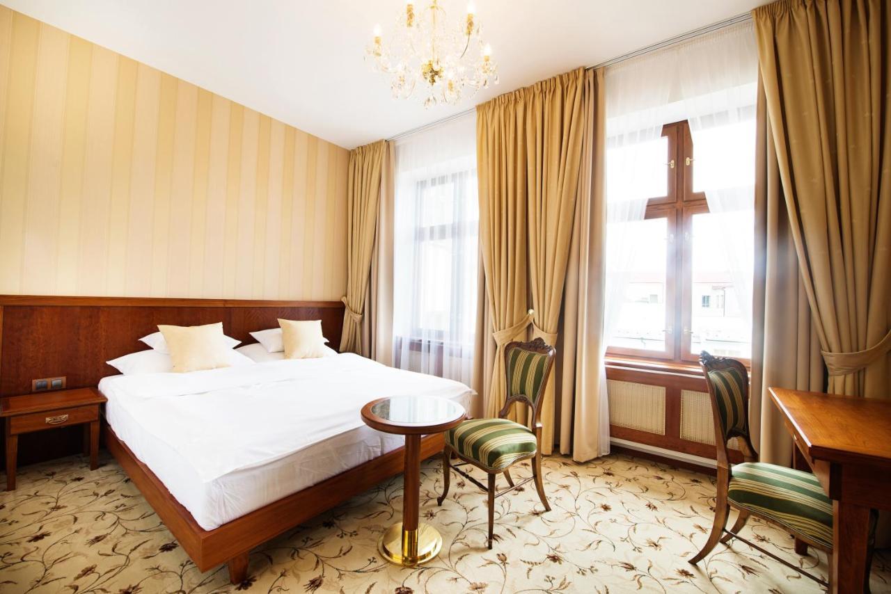 Hotel Slávie Pelhřimov Esterno foto