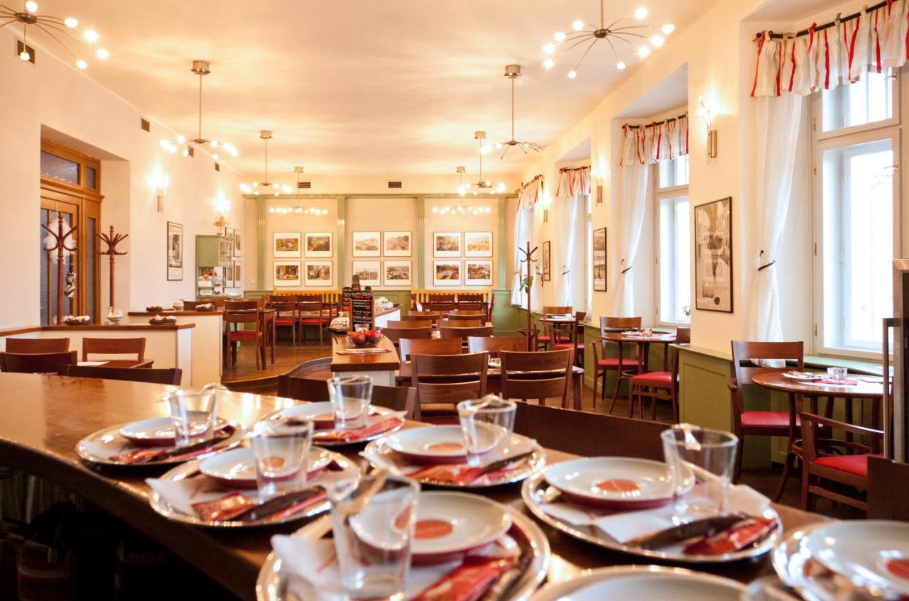 Hotel Slávie Pelhřimov Esterno foto